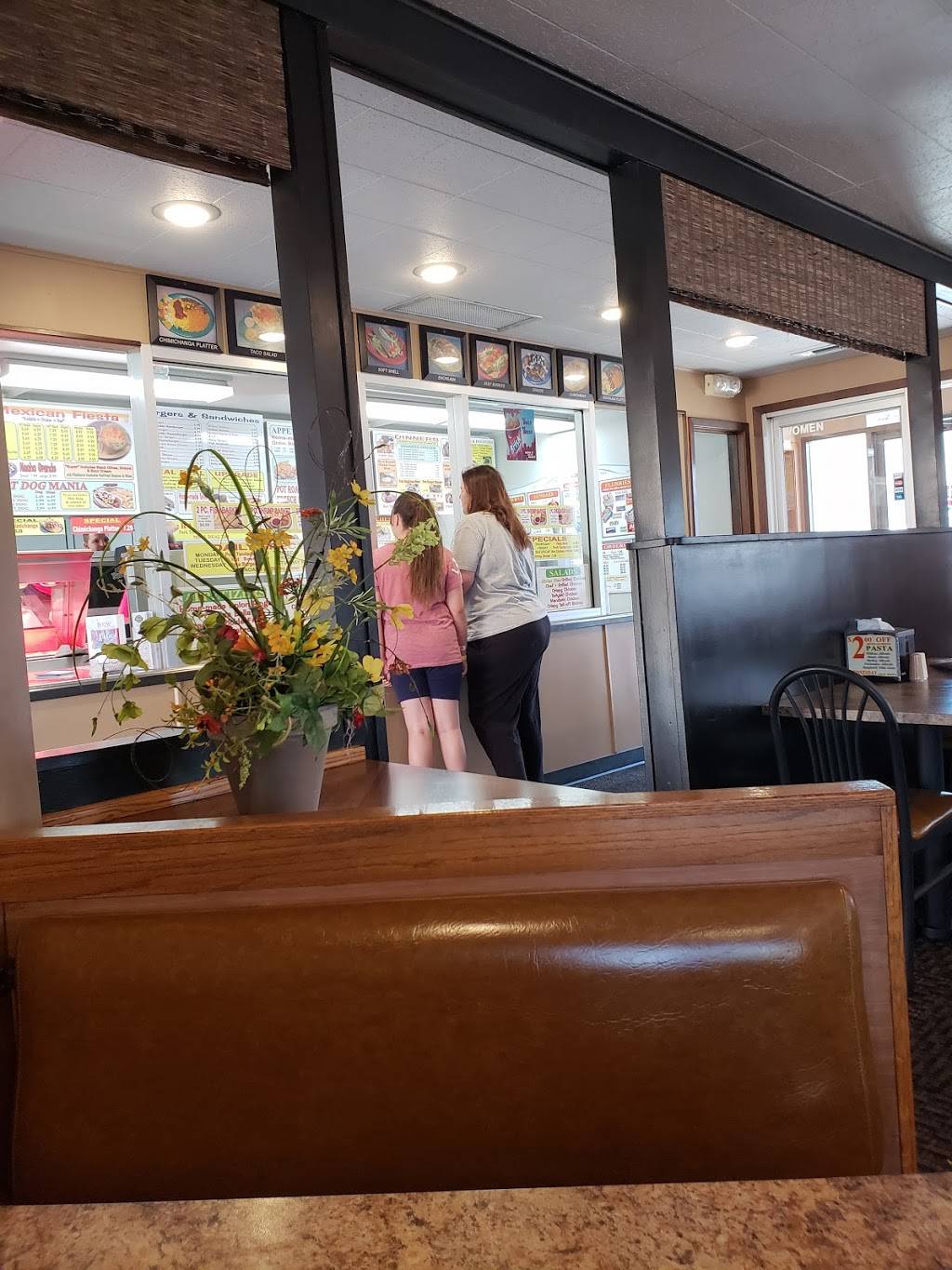 Villager Restaurant | restaurant | 421 Flindt Dr, Storm Lake, IA 50588, USA | 7127322372 OR +1 712-732-2372