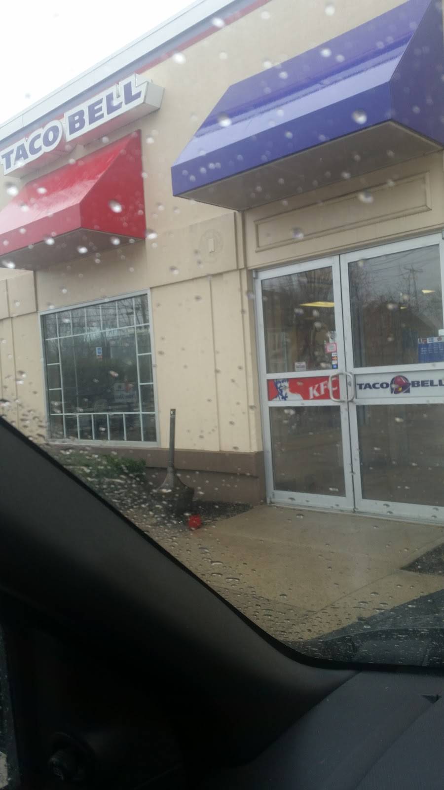 KFC | restaurant | 57 E Main St, South Paris, ME 04281, USA | 2077440292 OR +1 207-744-0292