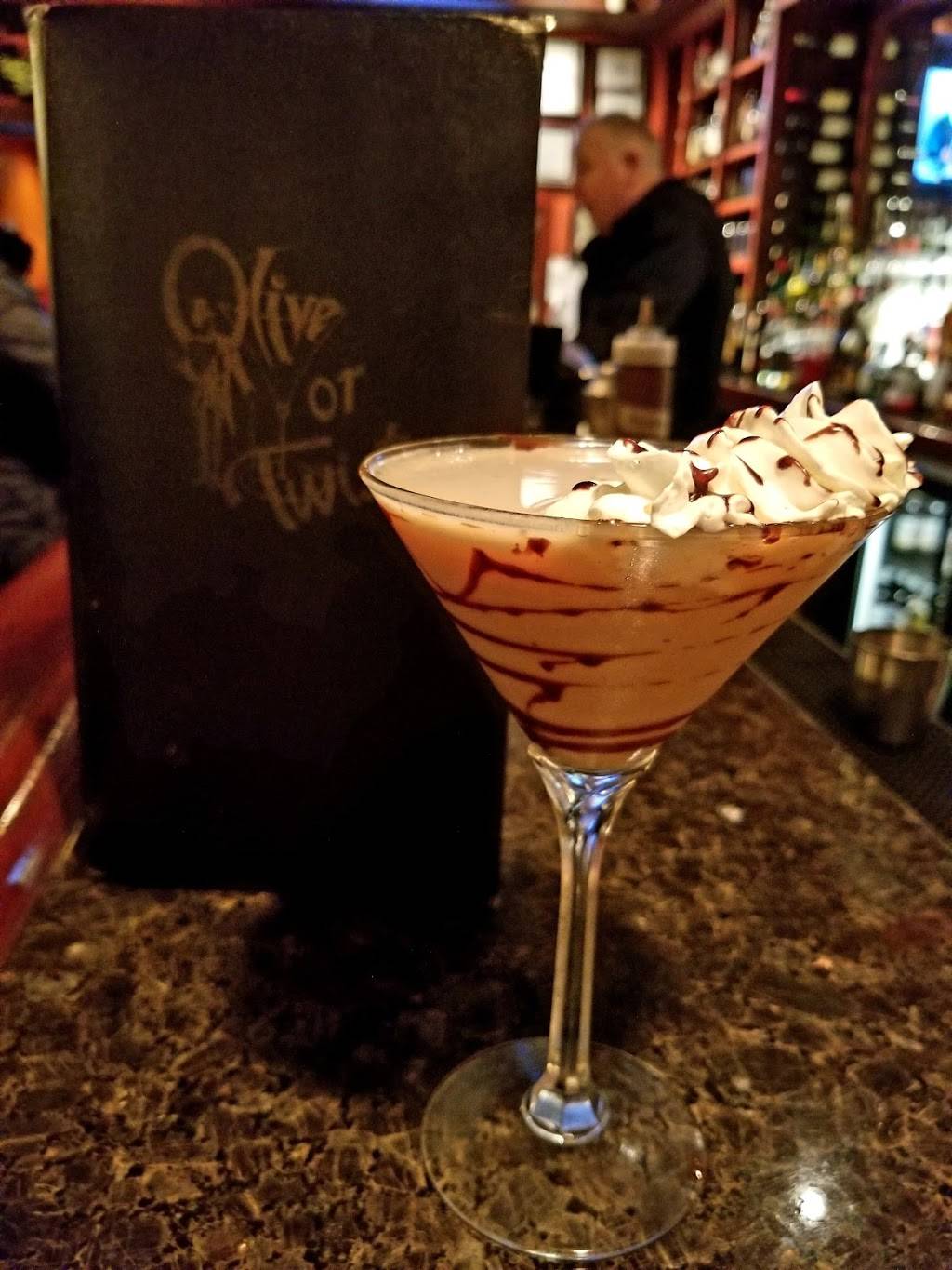 Olive Or Twist | night club | 6906 Windsor Ave, Berwyn, IL 60402, USA | 7084841808 OR +1 708-484-1808