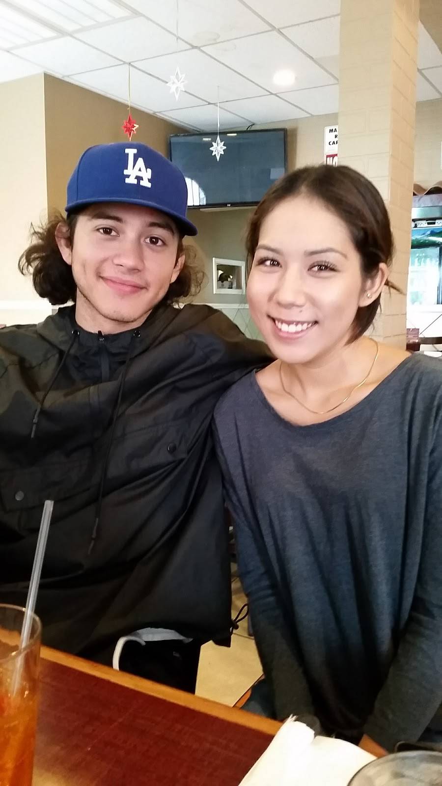 El Cafetal | restaurant | 4929 Santa Monica Blvd, Los Angeles, CA 90029, USA | 3236602953 OR +1 323-660-2953