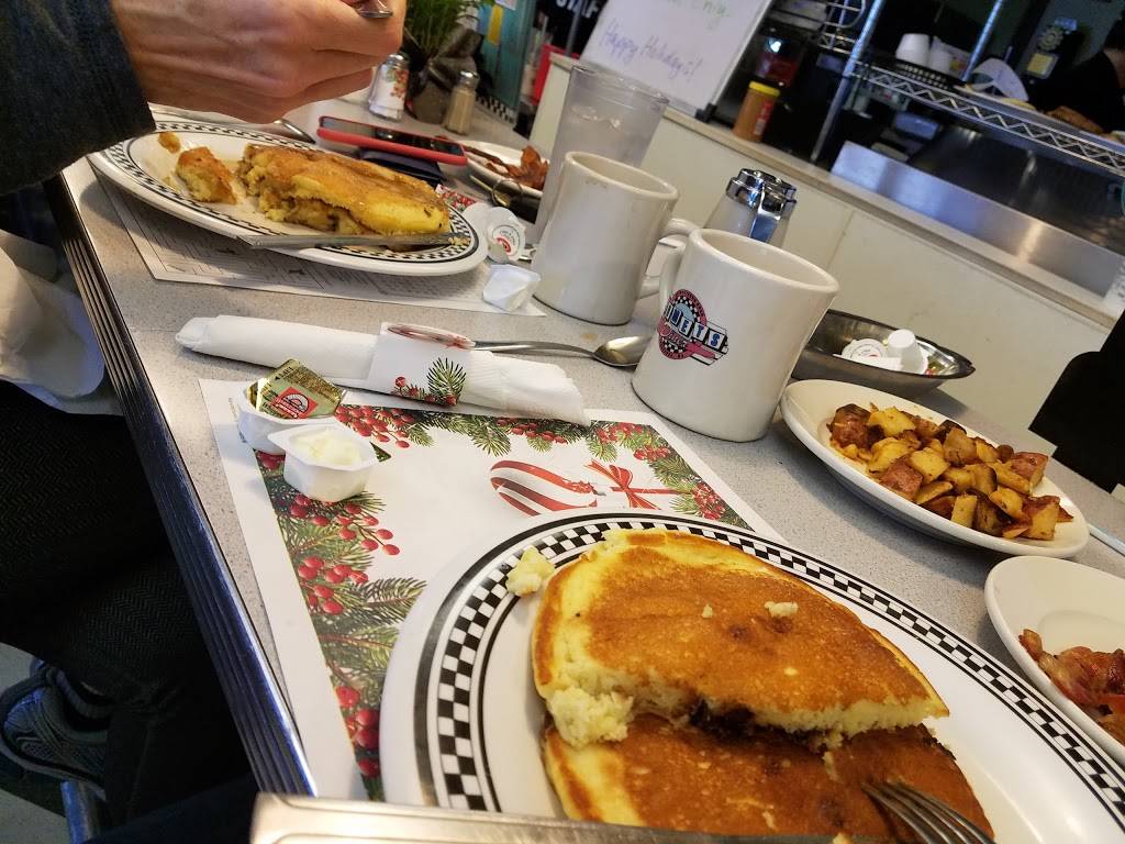 Comets Diner | restaurant | 22 Westford Rd, Tyngsborough, MA 01879, USA | 9786494646 OR +1 978-649-4646