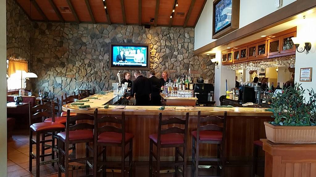 Olive Garden Italian Restaurant | meal takeaway | 8367 3rd St N, Oakdale, MN 55128, USA | 6512641447 OR +1 651-264-1447