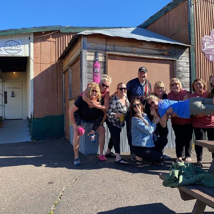 Club Cumberland Bar & Bowling | restaurant | 1283 2nd Ave, Cumberland, WI 54829, USA | 7156710146 OR +1 715-671-0146