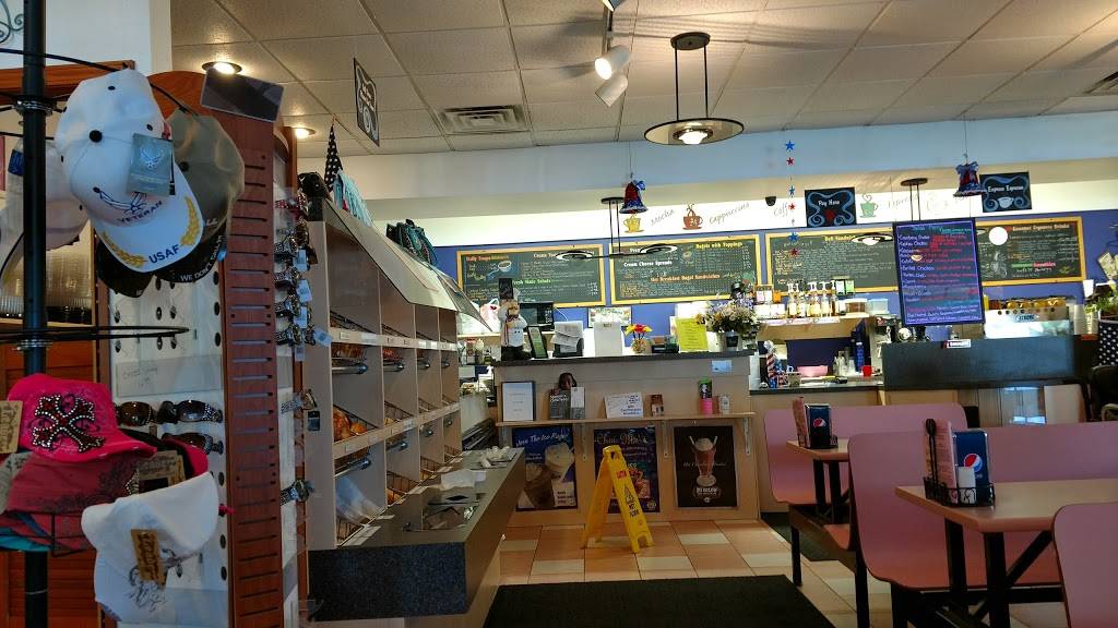 Wildflower Cafe & Bagel Shoppe | meal takeaway | 2210 10th St, Menominee, MI 49858, USA | 9068644370 OR +1 906-864-4370