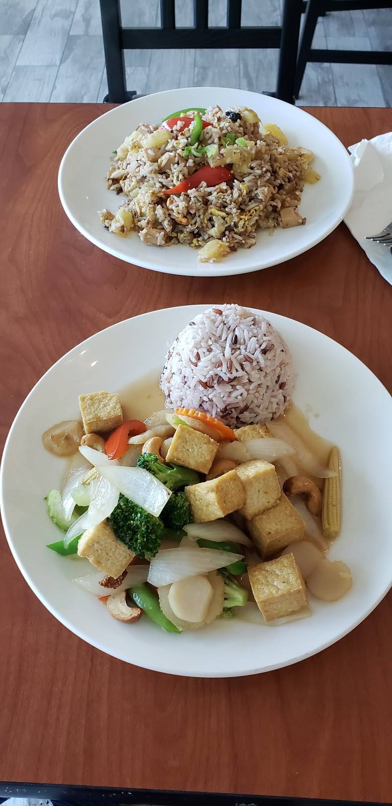 Veggie Thai Cafe | restaurant | 3690 E Bay Dr ste h, Largo, FL 33771, USA | 7277244969 OR +1 727-724-4969