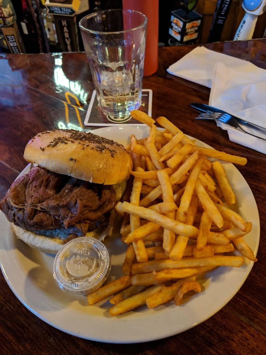 Mooneys Sports Bar & Grill | restaurant | 11 Main St, Tonawanda, NY 14150, USA | 7166921000 OR +1 716-692-1000