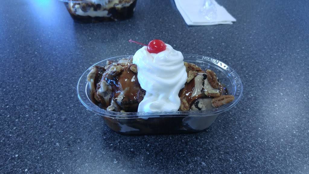 Braums Ice Cream & Burger Restaurant | restaurant | 1021 Holiday Dr, Ardmore, OK 73401, USA | 5802262330 OR +1 580-226-2330