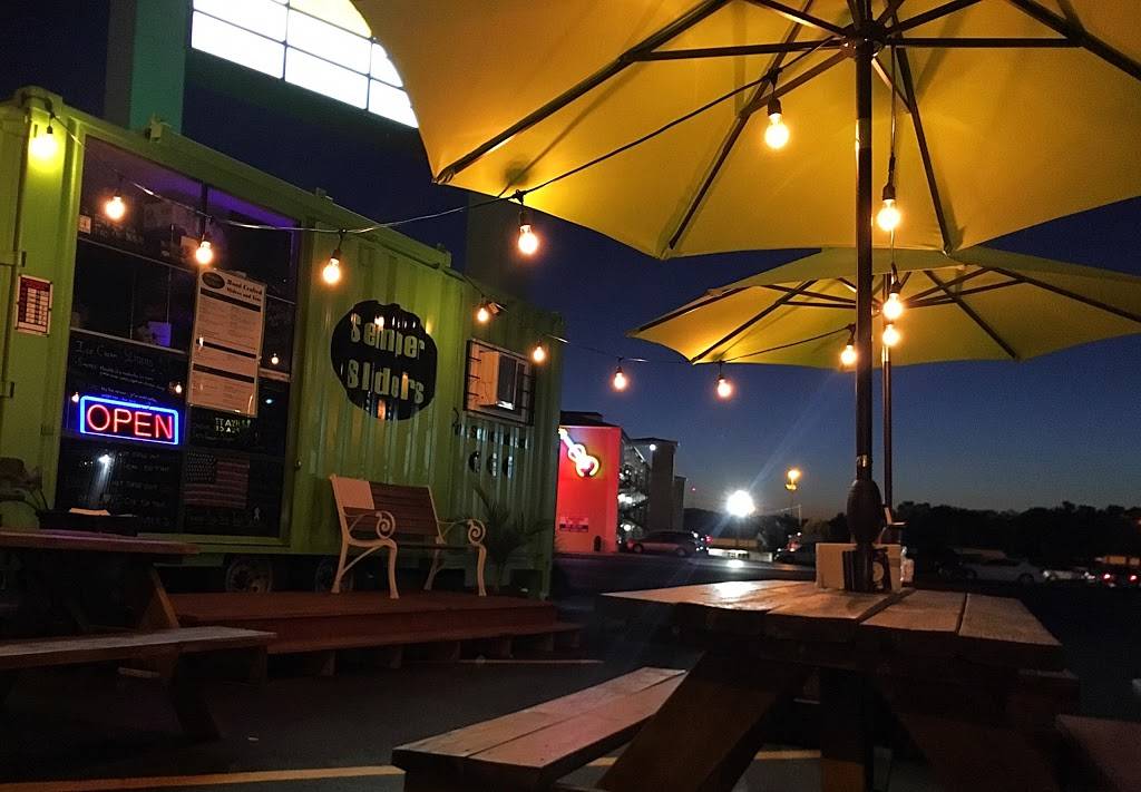 Semper Slider | restaurant | 2416 Music Valley Dr, Nashville, TN 37214, USA | 6154342614 OR +1 615-434-2614
