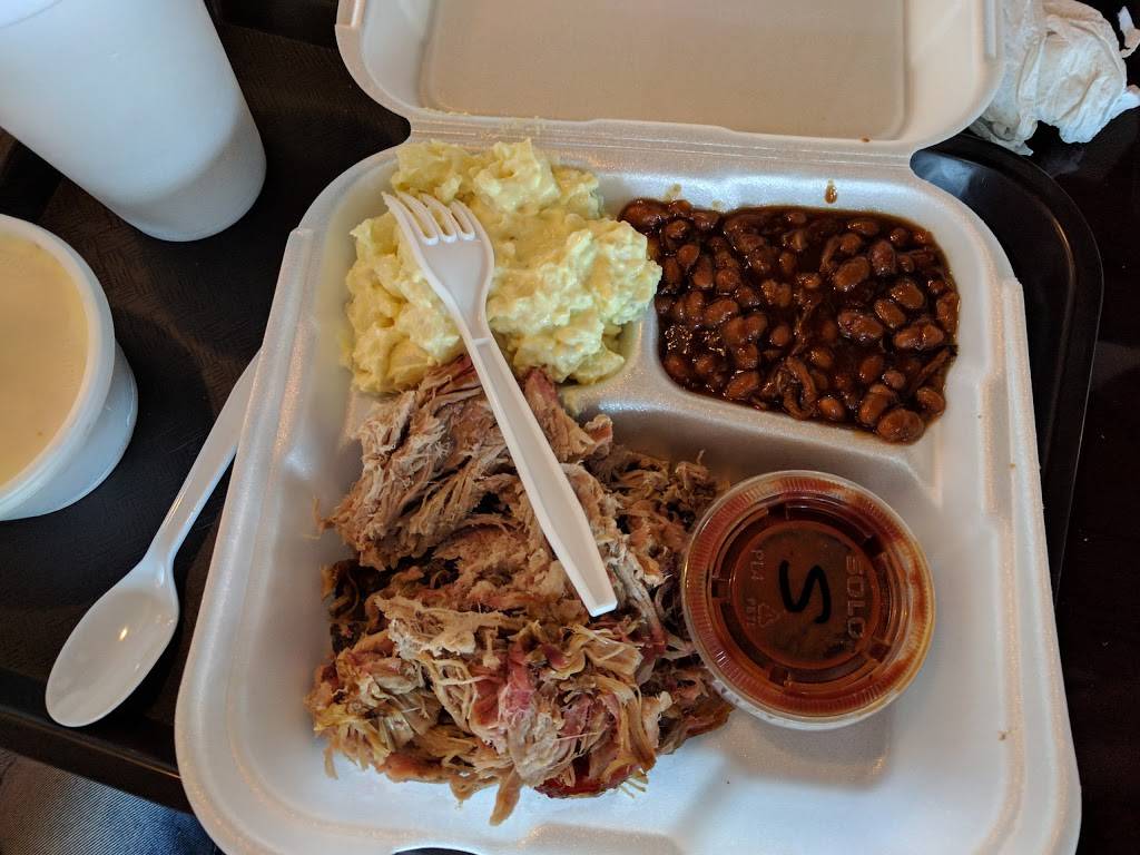 Flying Pig BBQ & Catering | restaurant | 229 Interstate Dr Ste. 102, Crossville, TN 38555, USA | 9312505060 OR +1 931-250-5060