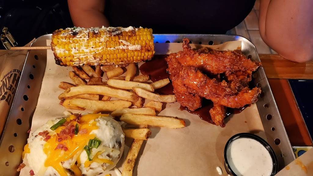 Chilis Grill & Bar | restaurant | 600 N Green River Rd, Evansville, IN 47715, USA | 8124751510 OR +1 812-475-1510