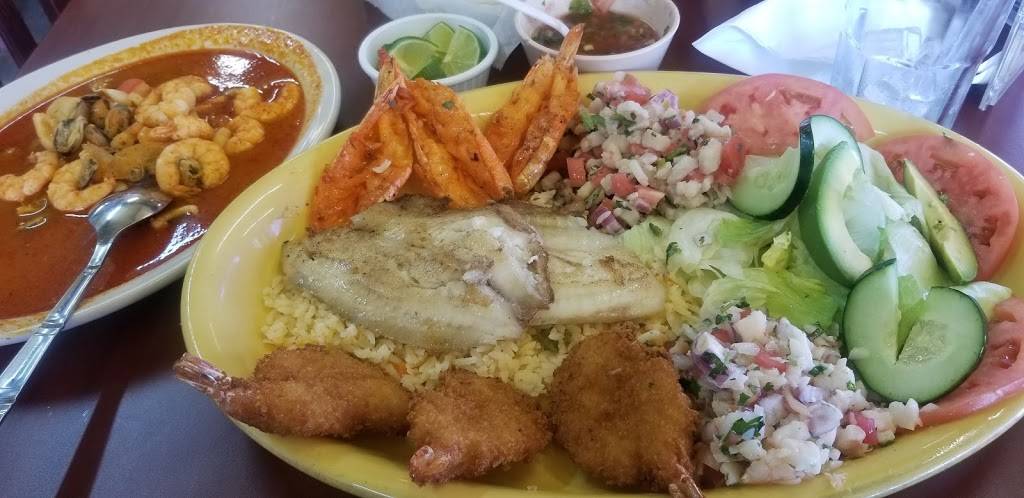 Los Cocos | restaurant | 2225 W North Ave # H, Melrose Park, IL 60160, USA | 7083446911 OR +1 708-344-6911