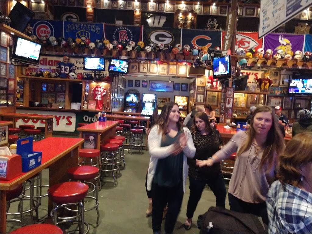 Pooleys Sports Bar and Event Center | restaurant | 5441 High Crossing Blvd, Madison, WI 53718, USA | 6082421888 OR +1 608-242-1888