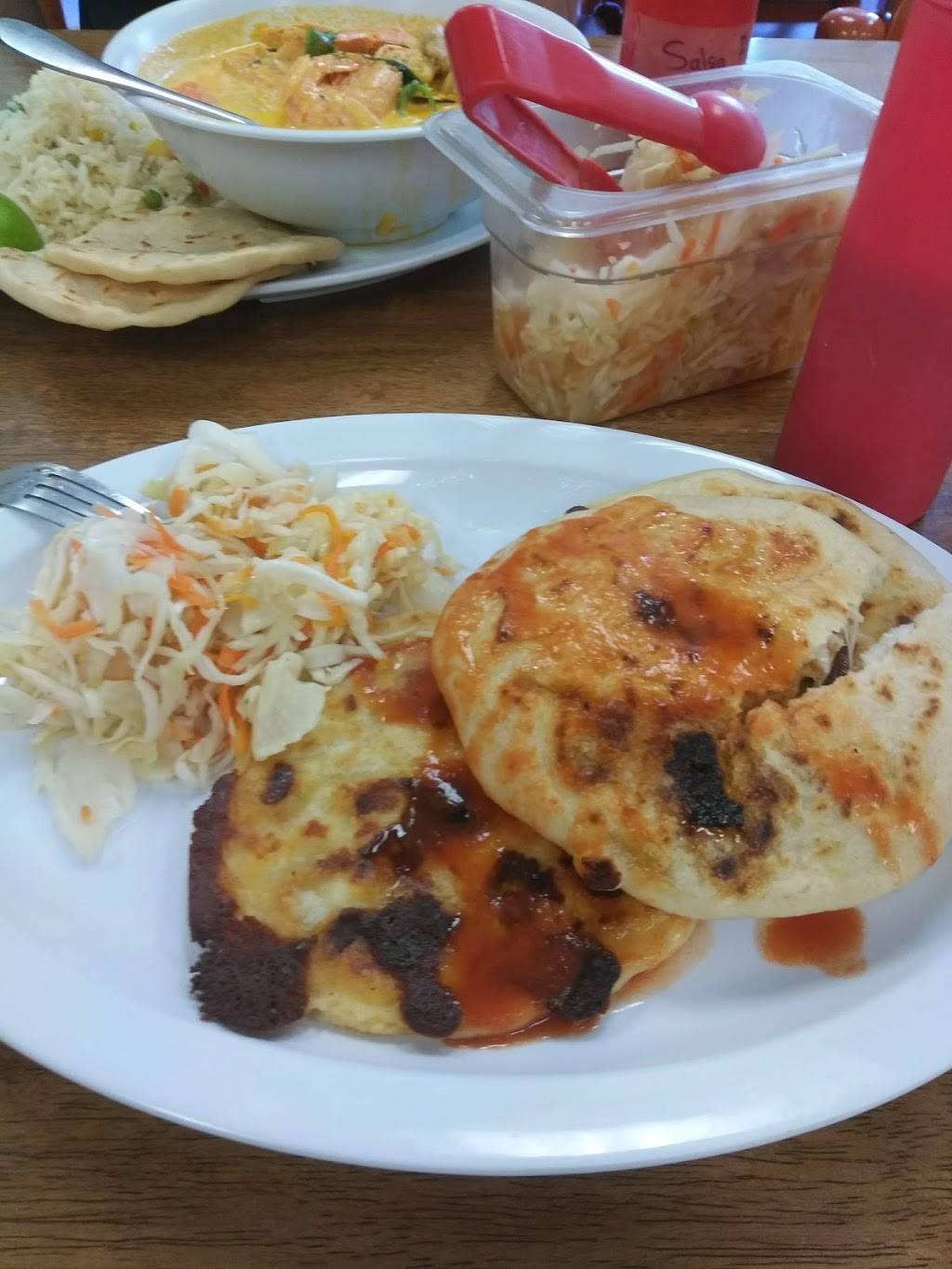 Pupuseria Y Panaderia Emanuel | restaurant | 105 E Edgebrook Dr #101, Houston, TX 77034, USA | 7139478141 OR +1 713-947-8141