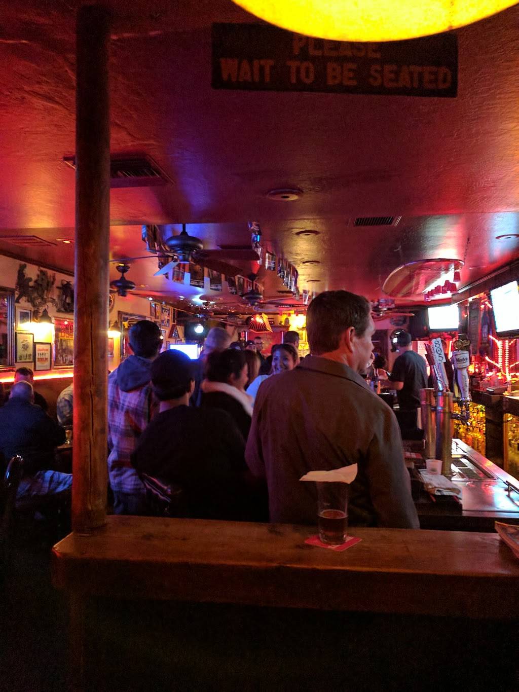 Tiburon Tavern | restaurant | 3116 State St, Santa Barbara, CA 93105, USA | 8056828100 OR +1 805-682-8100