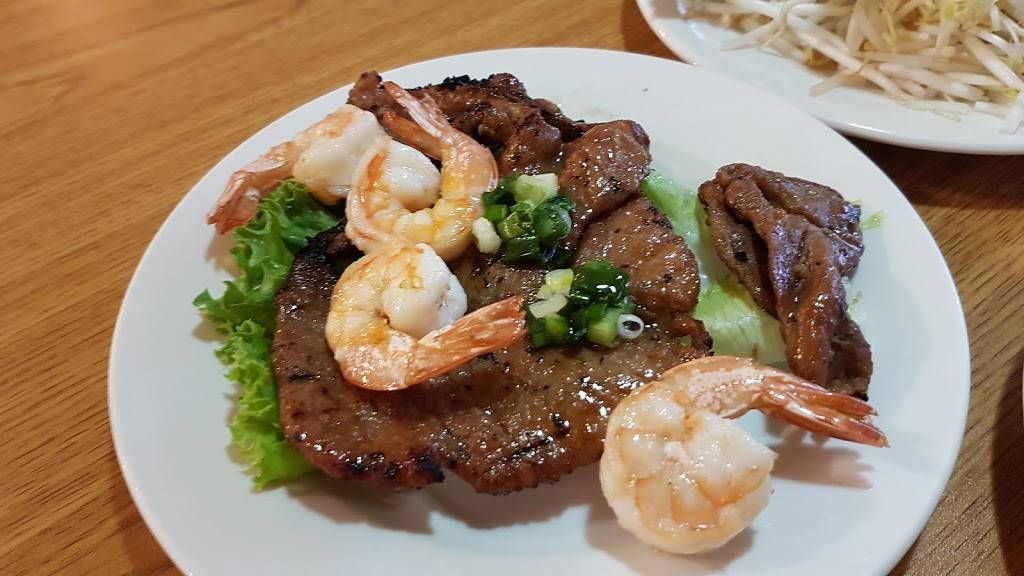 Asian Bistro | restaurant | 1520 S Webb Rd #180, Wichita, KS 67207, USA | 3164256208 OR +1 316-425-6208