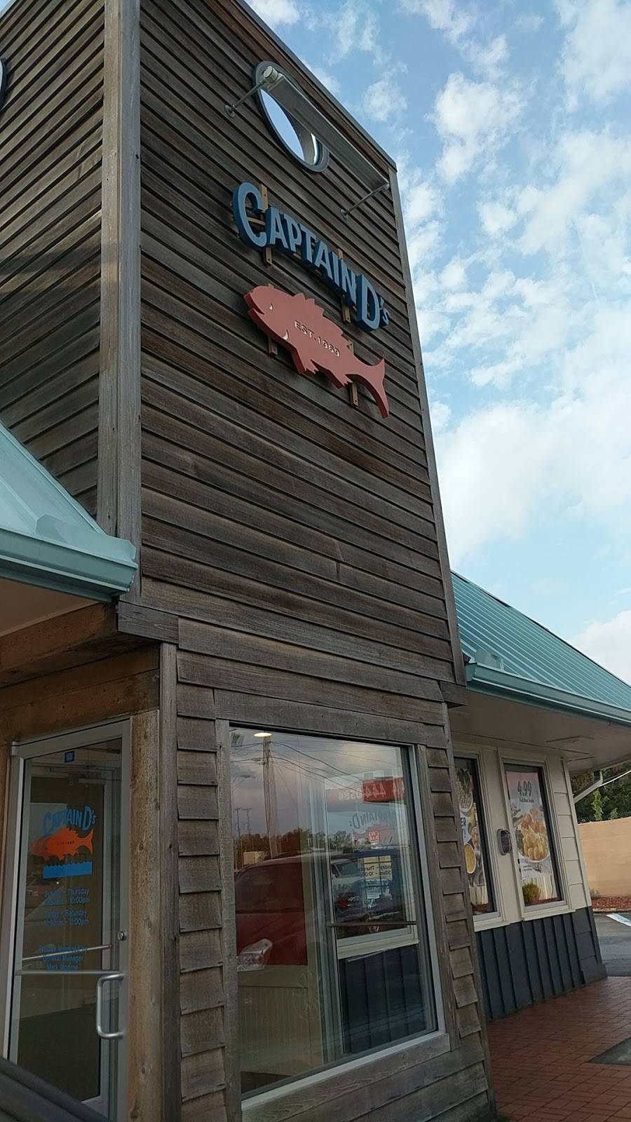 Captain Ds | restaurant | 318 Blanding Blvd, Orange Park, FL 32073, USA | 9042725000 OR +1 904-272-5000