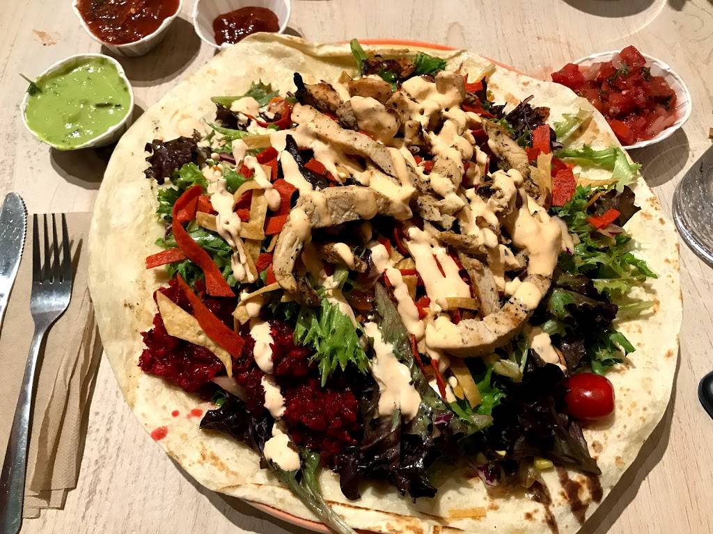 Dos Coyotes Border Cafe | restaurant | 2191 Cowell Blvd, Davis, CA 95618, USA | 5307581400 OR +1 530-758-1400