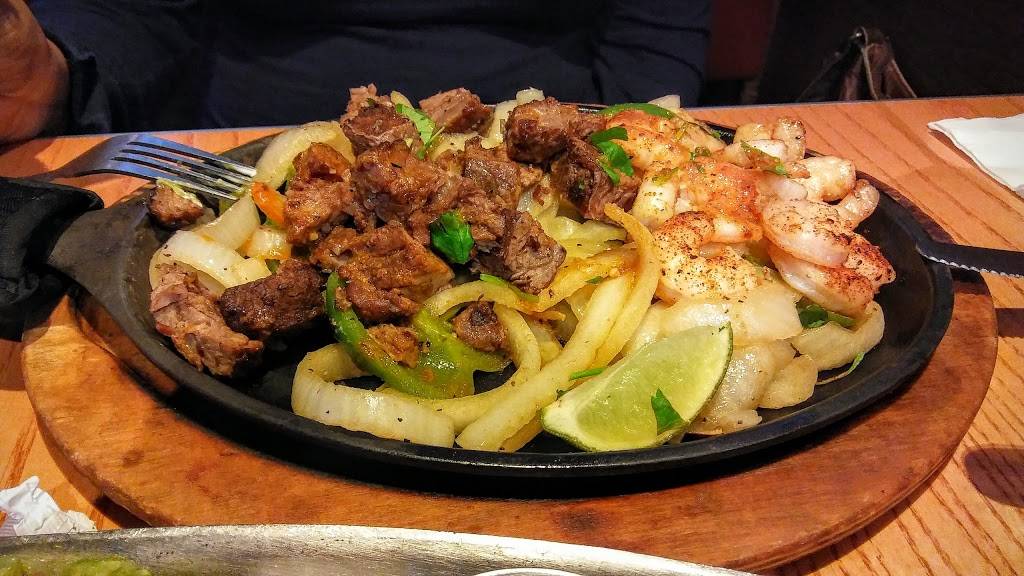 Chilis Grill & Bar | meal takeaway | 2221 N Rose Ave, Oxnard, CA 93036, USA | 8052780027 OR +1 805-278-0027