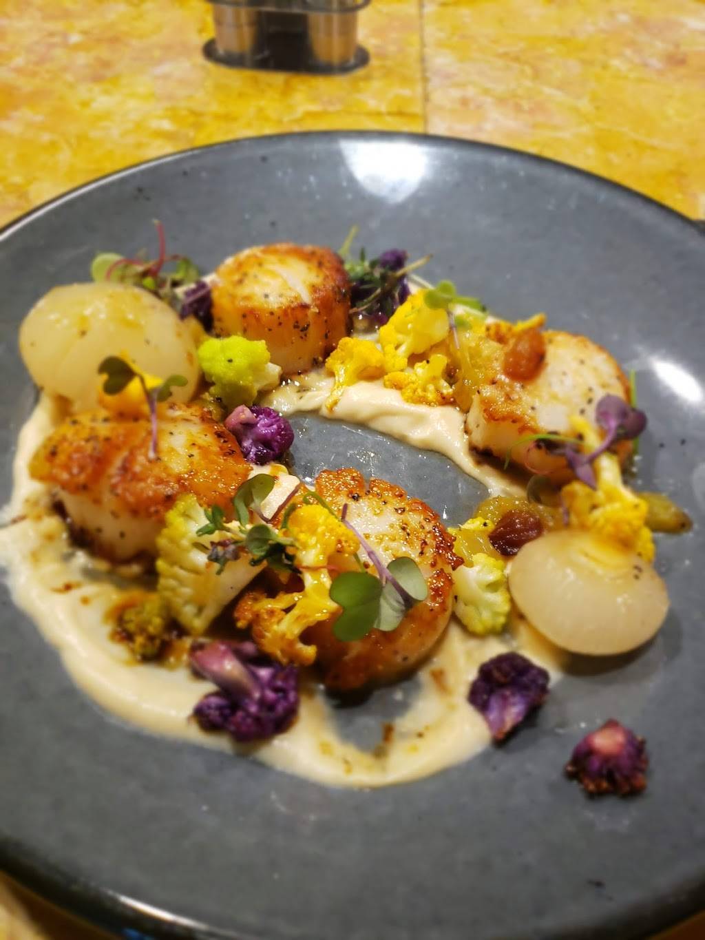 Saffire Restaurant | restaurant | 170 Lockwood Blvd, Charleston, SC 29403, USA | 8437233000 OR +1 843-723-3000