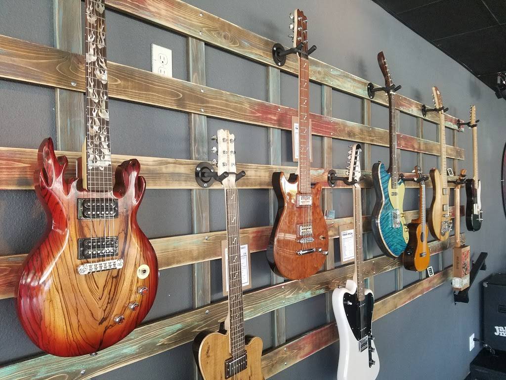 Guitars & Growlers Richardson | restaurant | 581 W Campbell Rd #101, Richardson, TX 75080, USA | 4699045165 OR +1 469-904-5165