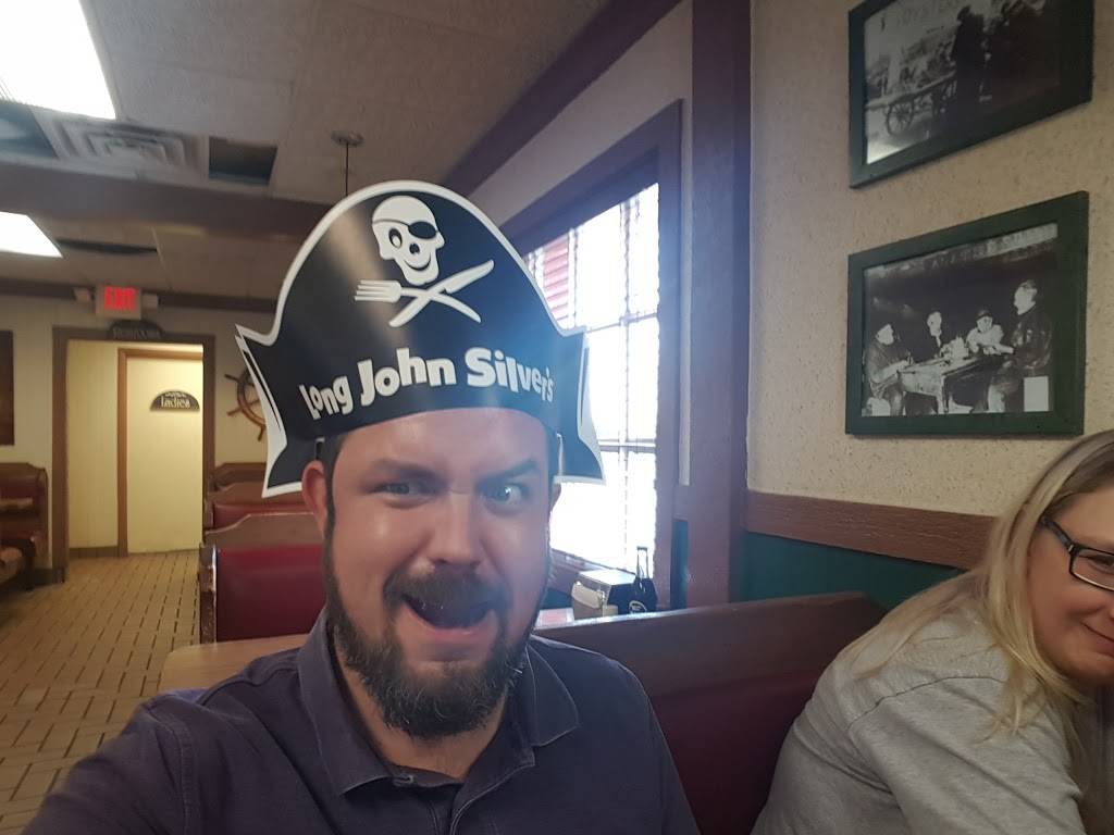 Long John Silvers | restaurant | 825 Ridge Rd, Munster, IN 46321, USA | 2198361115 OR +1 219-836-1115