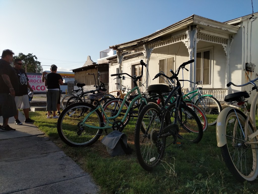 Tonys Siesta | restaurant | 206 Brooklyn Ave, San Antonio, TX 78215, USA | 2108364506 OR +1 210-836-4506