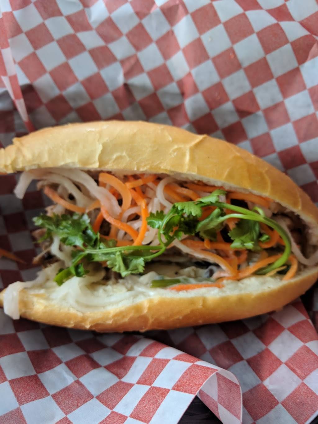 Pho Now | restaurant | 2561 St Clair Ave W #6, Toronto, ON M6N 4Z5, Canada | 4167608882 OR +1 416-760-8882