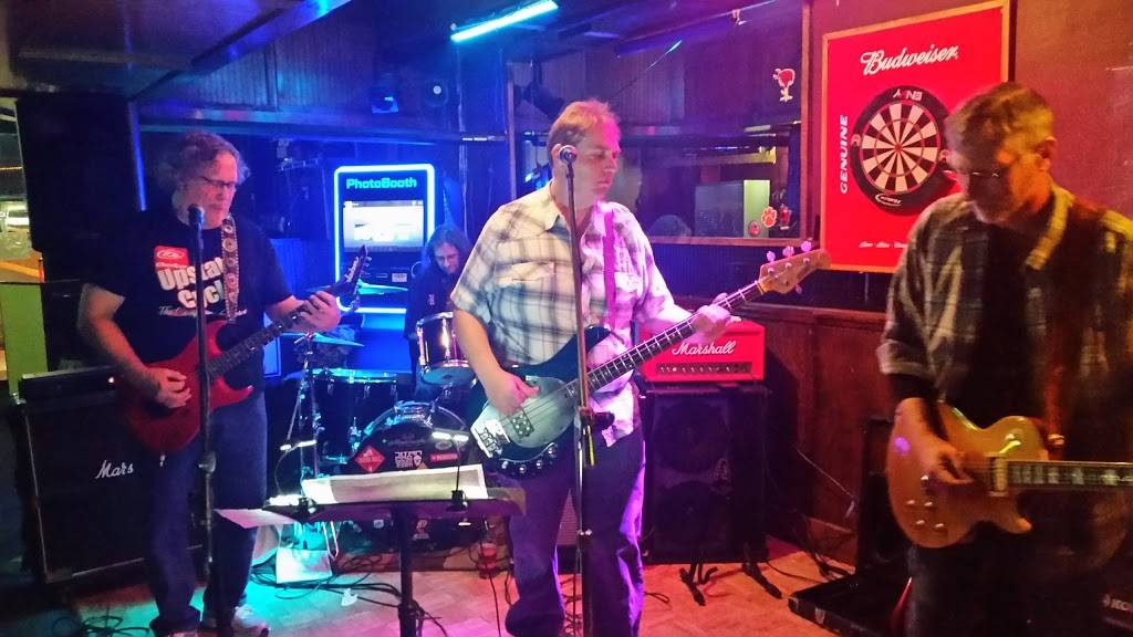 House Divided Bar & Grill | restaurant | 1659 Woodruff Rd, Greenville, SC 29607, USA | 8642836655 OR +1 864-283-6655