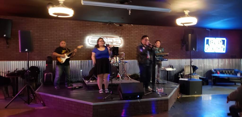 The Bandwagon Bar | restaurant | 9000, 586 Parker Rd, Fairfield, CA 94533, USA | 7074373800 OR +1 707-437-3800