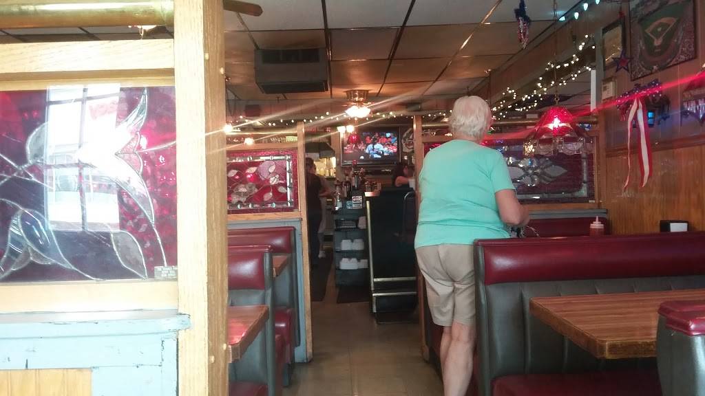 Olde Towne Grill | restaurant | 15924 W High St, Middlefield, OH 44062, USA | 4406320932 OR +1 440-632-0932