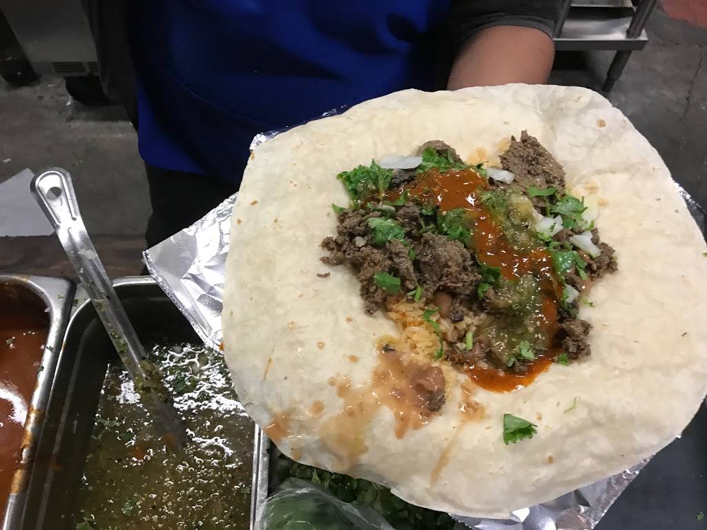 El Gran Burrito | restaurant | 4716 Santa Monica Blvd, Los Angeles, CA 90029, USA | 3236658720 OR +1 323-665-8720