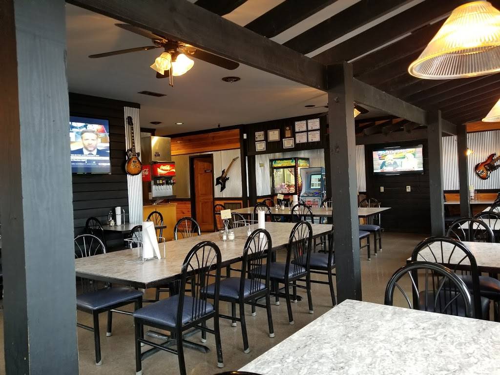 Lances Pizza & Subs | restaurant | 861 US-79, Dover, TN 37058, USA | 9312322353 OR +1 931-232-2353