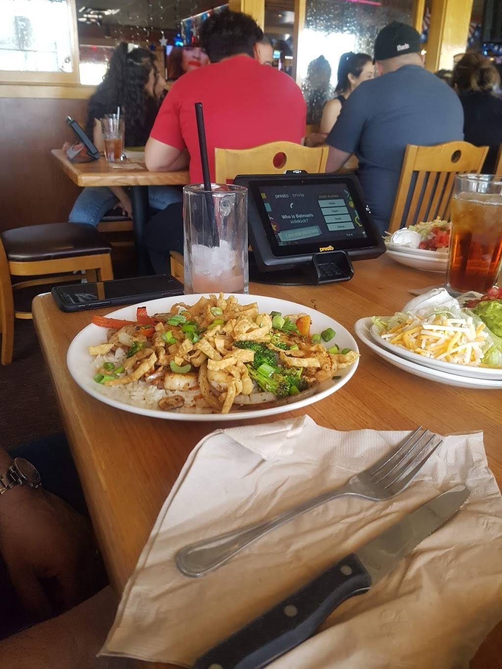 Applebees Grill + Bar | restaurant | 440 E Redd Rd, El Paso, TX 79912, USA | 9155852200 OR +1 915-585-2200
