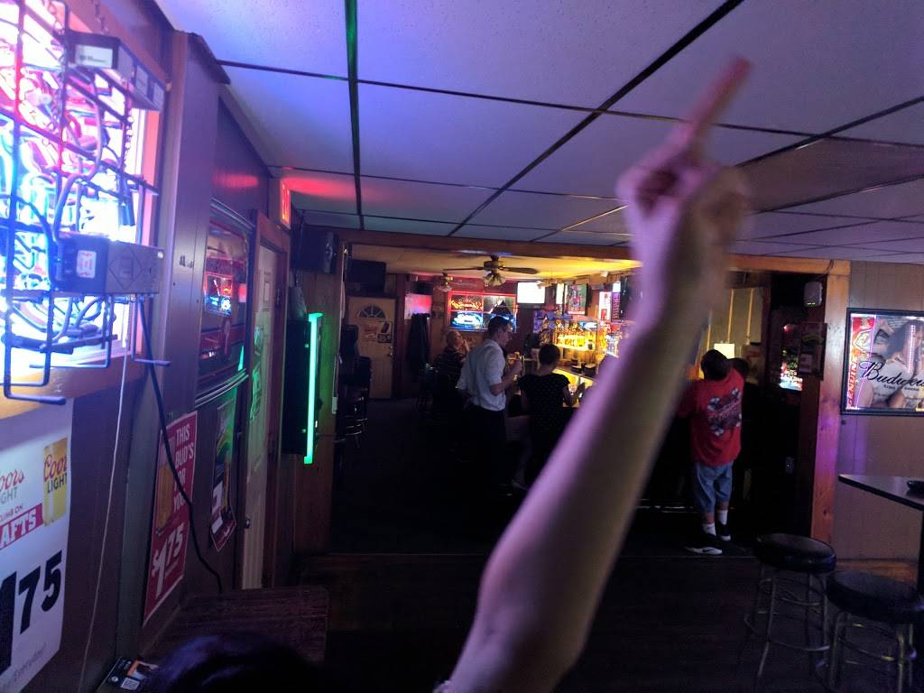 Buds Bar & Grill | restaurant | 402 Ń Main St, Archbald, PA 18403, USA | 5708765477 OR +1 570-876-5477