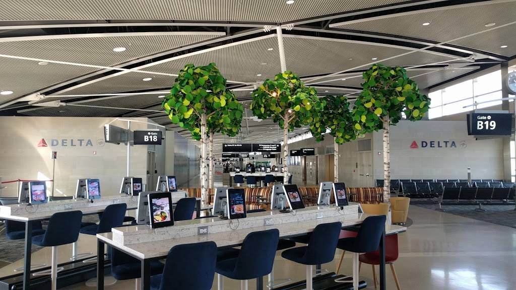 Papa Joes Bistro & Market | restaurant | McNamara Terminal, Between Gates B19 and B21, Worldgateway Pl, Detroit, MI 48242, USA | 7347270056 OR +1 734-727-0056