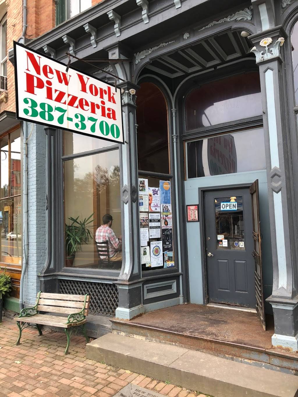 New York Pizzeria | restaurant | 2 W Main St, Trumansburg, NY 14886, USA | 6073873700 OR +1 607-387-3700