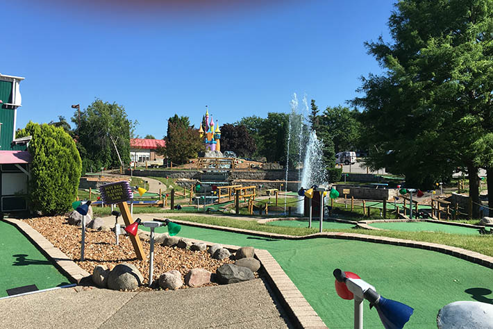 Bowlero Roselle | restaurant | 1100 W Lake St, Roselle, IL 60172, USA | 6303512100 OR +1 630-351-2100