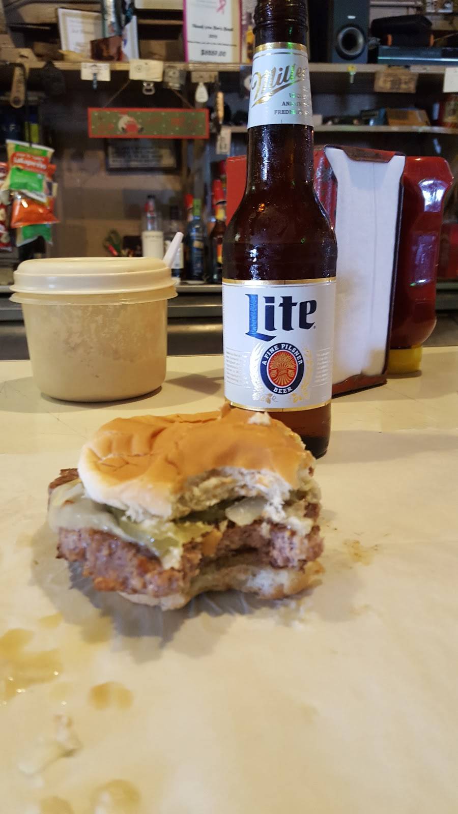 Ice House Tavern | restaurant | 1550 Walnut St, New Castle, IN 47362, USA | 7655299990 OR +1 765-529-9990