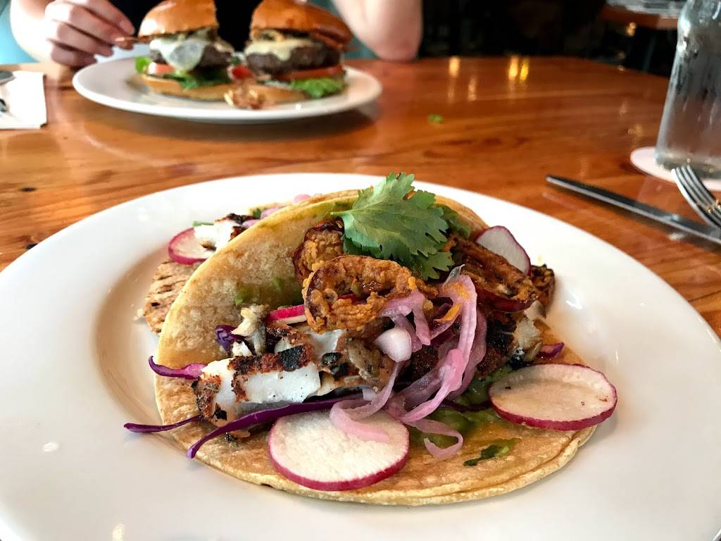 Simmzys Burbank | restaurant | 3000 W Olive Ave, Burbank, CA 91505, USA | 8189622500 OR +1 818-962-2500