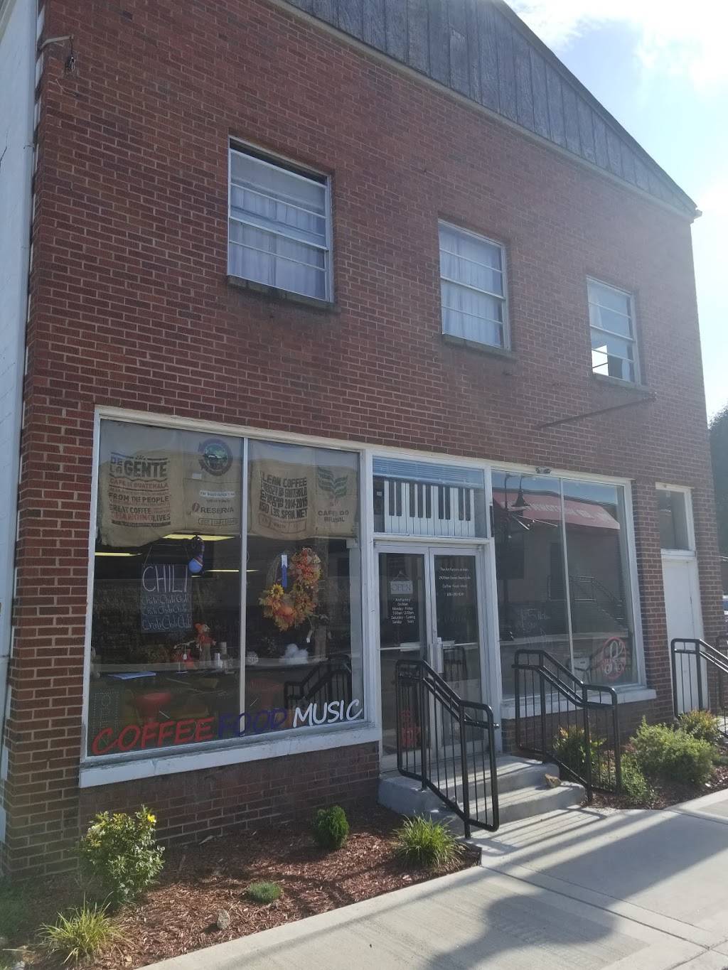 The Art Factory Coffeehouse & Bistro | restaurant | 290 W Main St, Beattyville, KY 41311, USA | 6062808341 OR +1 606-280-8341