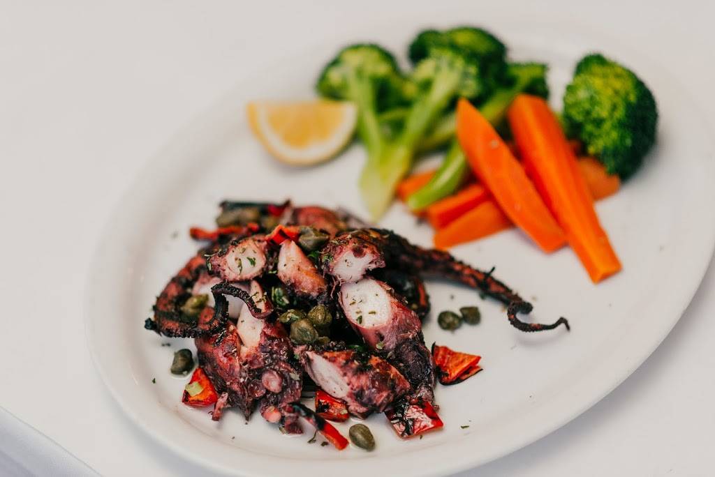 Oreganos Grill | restaurant | 6535 Avenue Somerled, Montréal, QC H4V 1S8, Canada | 5144878541 OR +1 514-487-8541