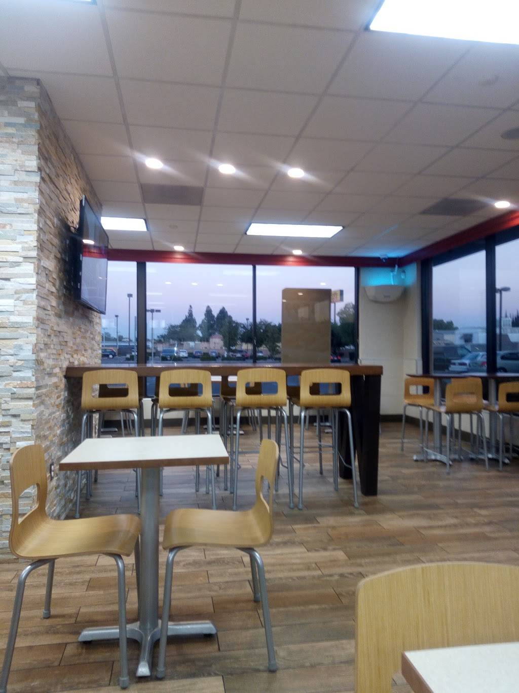 Wendys | restaurant | 1630 E Yosemite Ave, Manteca, CA 95336, USA | 2092392617 OR +1 209-239-2617