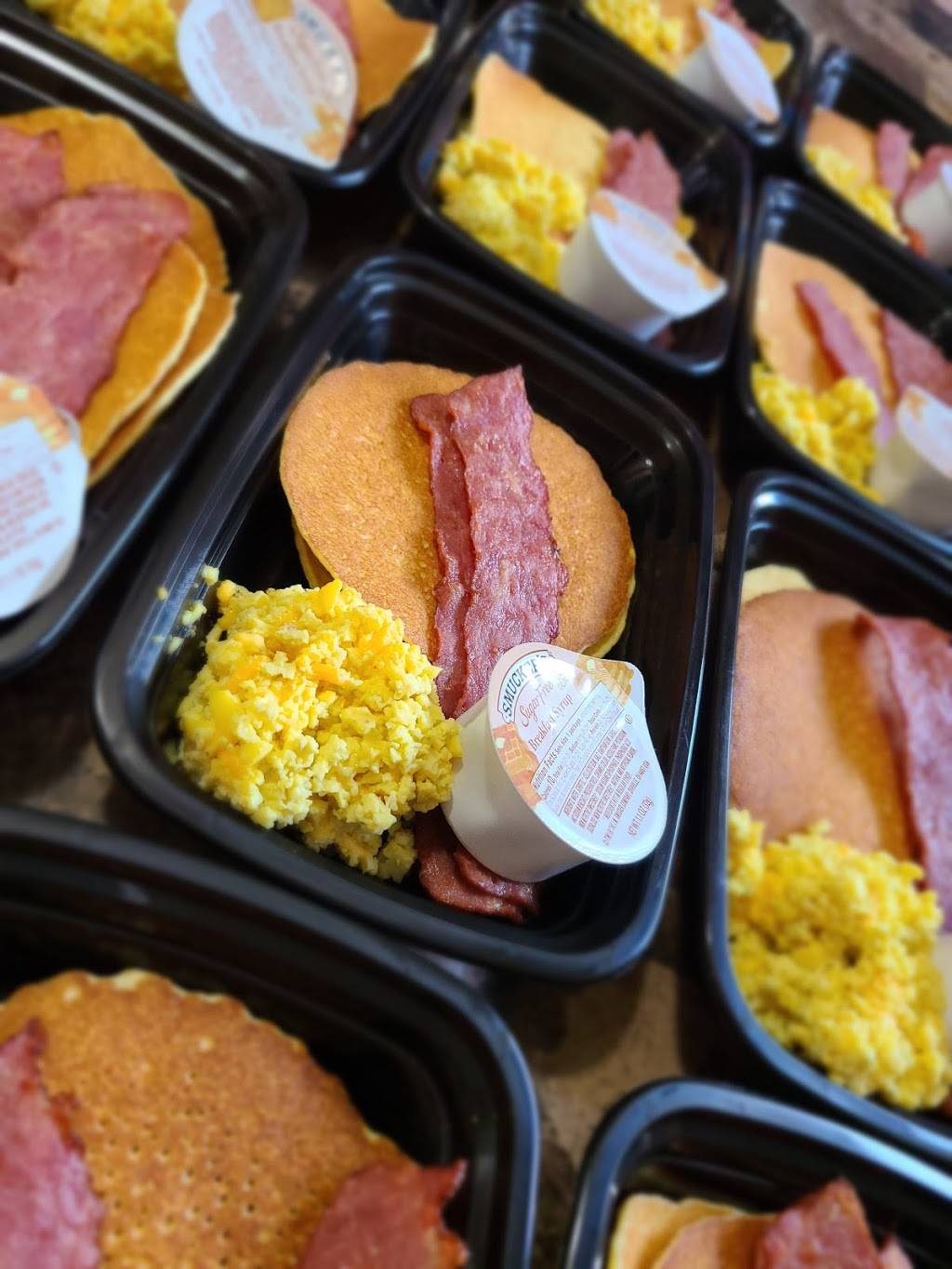 Ketoland and Cafeteria Serie 54 | restaurant | 2867 Webster Ave, The Bronx, NY 10458, USA | 7186844743 OR +1 718-684-4743