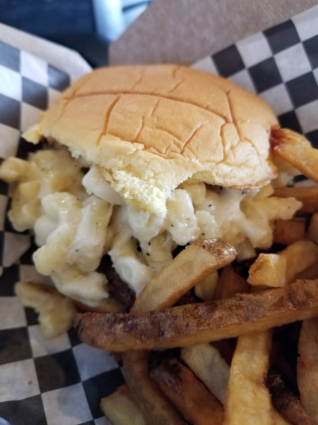 Mac & Chess | restaurant | 12486 SW 8th St, Miami, FL 33184, USA | 3055513475 OR +1 305-551-3475