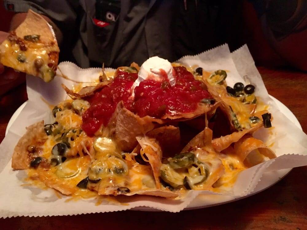 The Dog Saloon | restaurant | 3311 W Bay to Bay Blvd, Tampa, FL 33629, USA | 8138328211 OR +1 813-832-8211