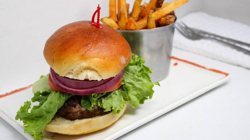 The Six Brewhouse | restaurant | 777 Dundas St W, Toronto, ON M6J 1V2, Canada | 6473500404 OR +1 647-350-0404