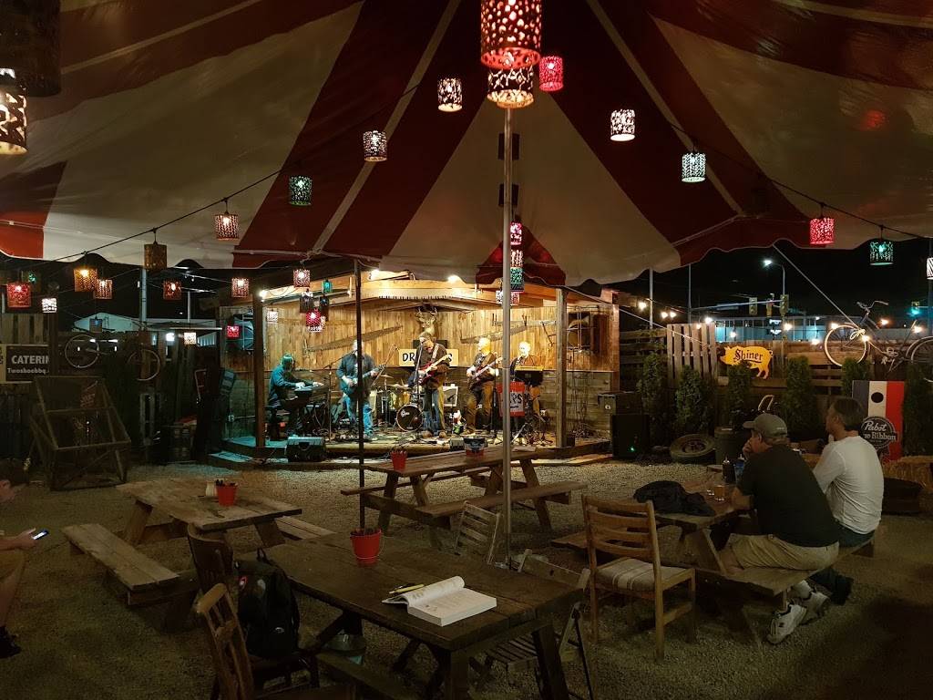 Drunky Two Shoes BBQ White Center | restaurant | 9655 16th Ave SW, Seattle, WA 98106, USA | 2068299540 OR +1 206-829-9540