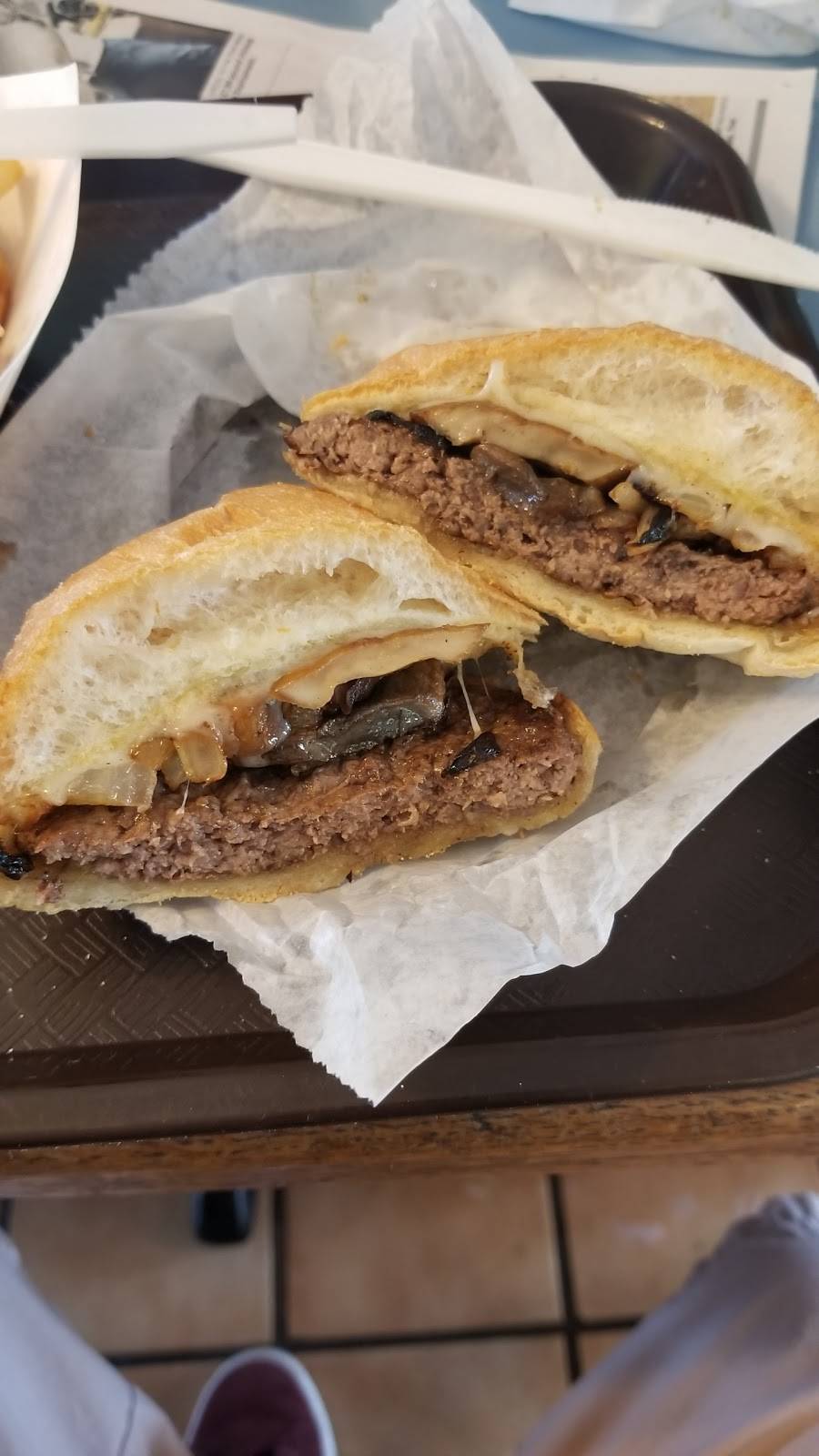 Kewaunee Custard & Grill | restaurant | 707 Main St, Kewaunee, WI 54216, USA | 9203880720 OR +1 920-388-0720