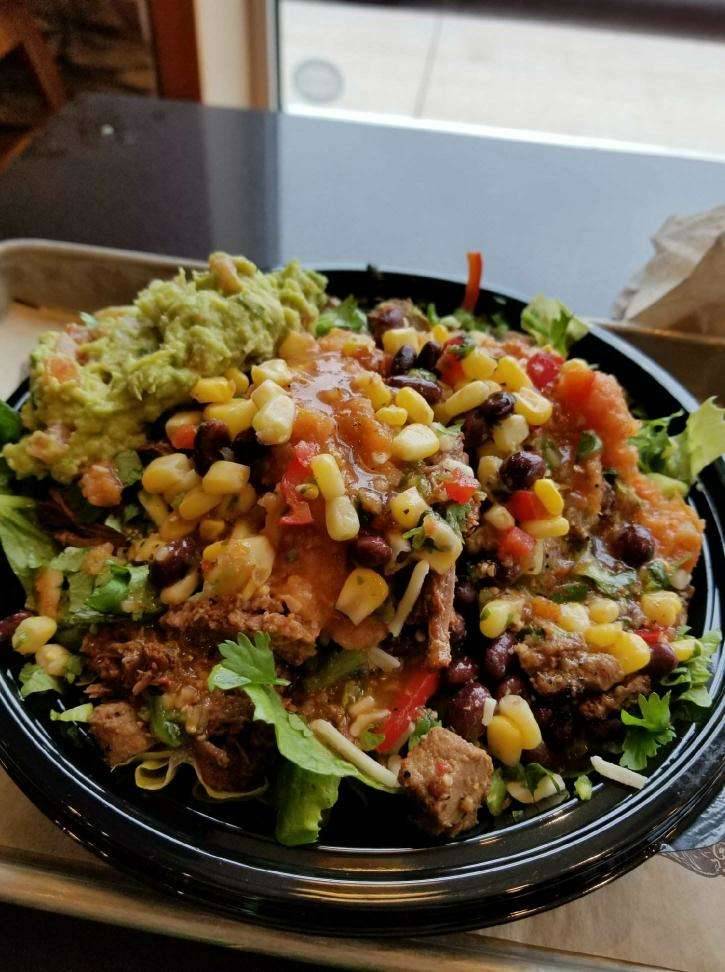 Mucho Burrito Fresh Mexican Grill | restaurant | 2210 Bank St, Ottawa, ON K1V 1J5, Canada | 6136956201 OR +1 613-695-6201