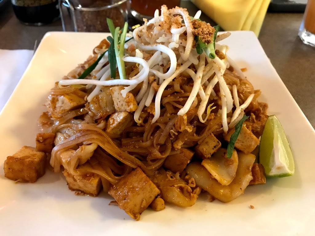 Thai House Restaurant | restaurant | 527 Munroe St, Sacramento, CA 95825, USA | 9164853888 OR +1 916-485-3888